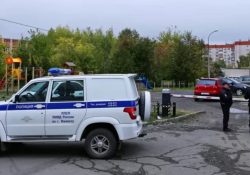 Hombre vestido de nazi abre fuego en escuela de Rusia; deja 15 muertes, entre ellos 11 menores