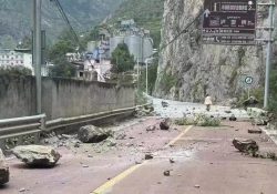 Suman 21 muertos por fuerte sismo en China
