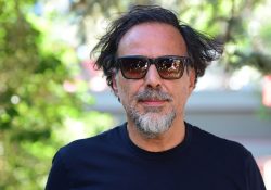 Alejandro González Iñárritu se burla de él mismo