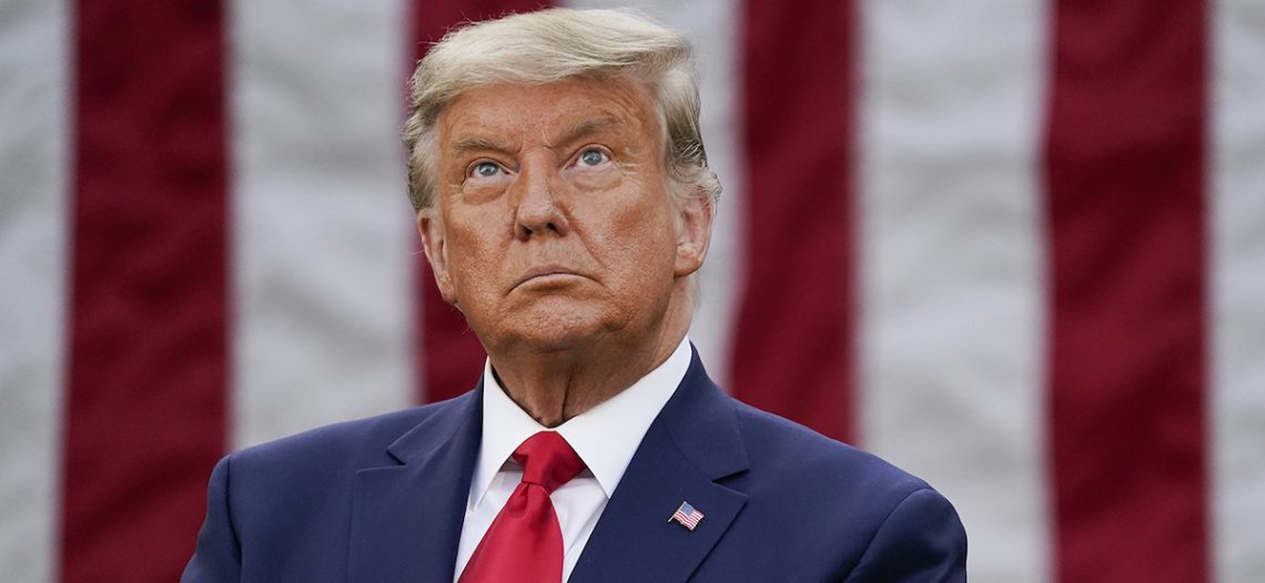 Trump pide ayuda a la Corte Suprema; investigación lo tiene en la mira