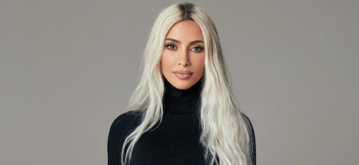 Kim Kardashian vende bote de basura en miles de pesos; recibe críticas