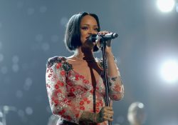 Rihanna regresa a la música después de 6 años con canción para Black Panther