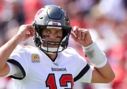 Tom Brady se luce en victoria de Bucaneros sobre los Halcones