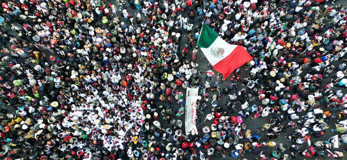 Tomó las calles el presidente; acuden 1.2 millones a la marcha