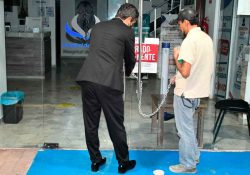 Clausuran tres hospitales más por meningitis aséptica en Durango