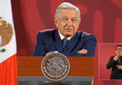 La marcha del INE es muy buena porque mediatiza la simulación: AMLO