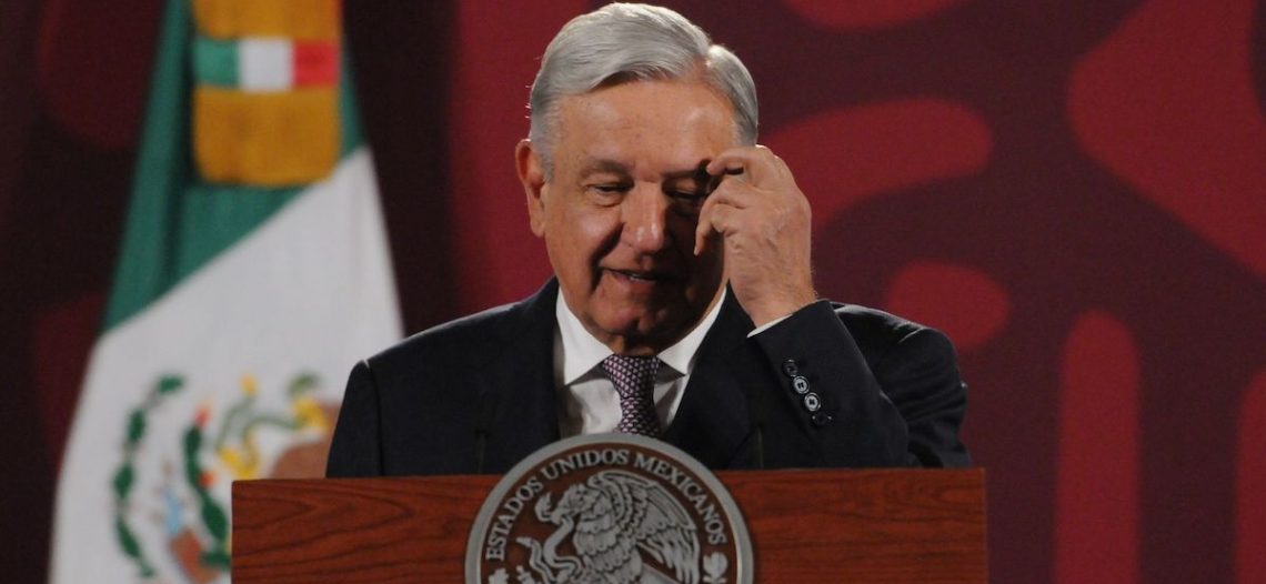 Encinas, “incapaz de falsear información”, Presidente defiende al subsecretario