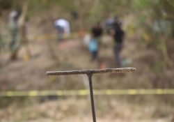 Hallan Bolsas con Restos Humanos en Fosa Clandestina en Guanajuato