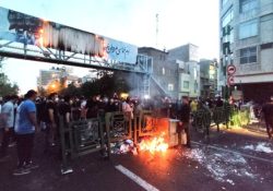 Irán condena a muerte a manifestante por ‘enemistad con Dios’