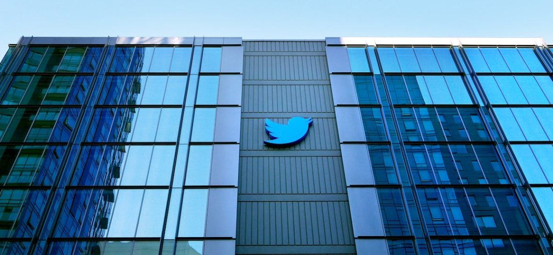 Salir de la bolsa, una elección osada de Elon Musk que pone bajo presión a Twitter