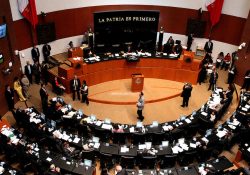 Morena en el Senado alista cirugía a plan B; omite alertas de la oposición