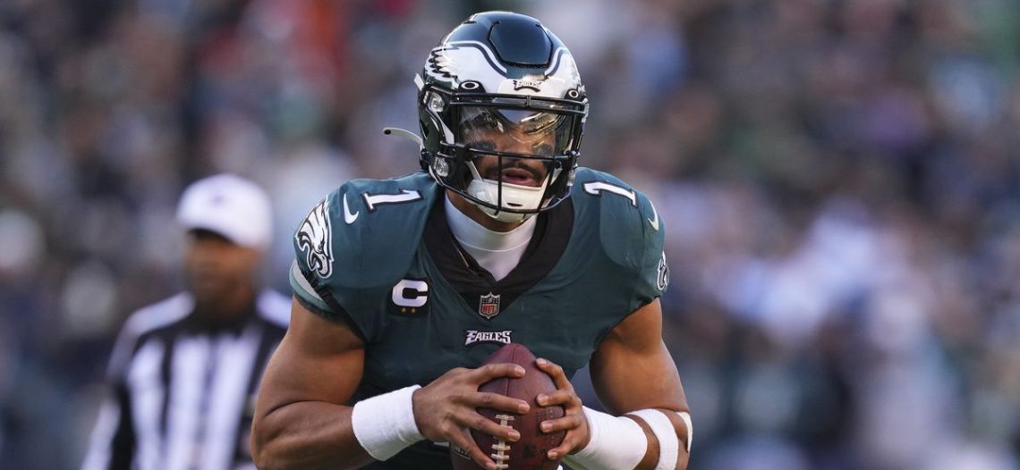 Filadelfia vuela a playoffs tras ‘Gigante’ actuación de Hurts