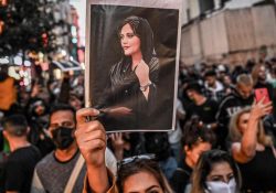 Irán anuncia el fin de la policía moral