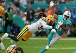 Green Bay y su defensa someten a Miami