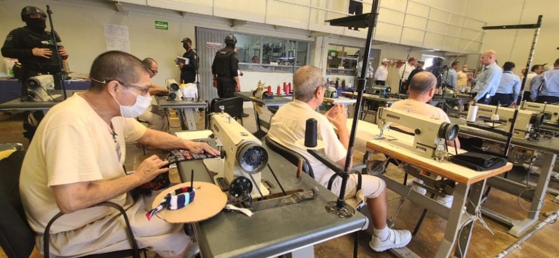 Empresas darán trabajo a presos; firman convenio con Ceferesos