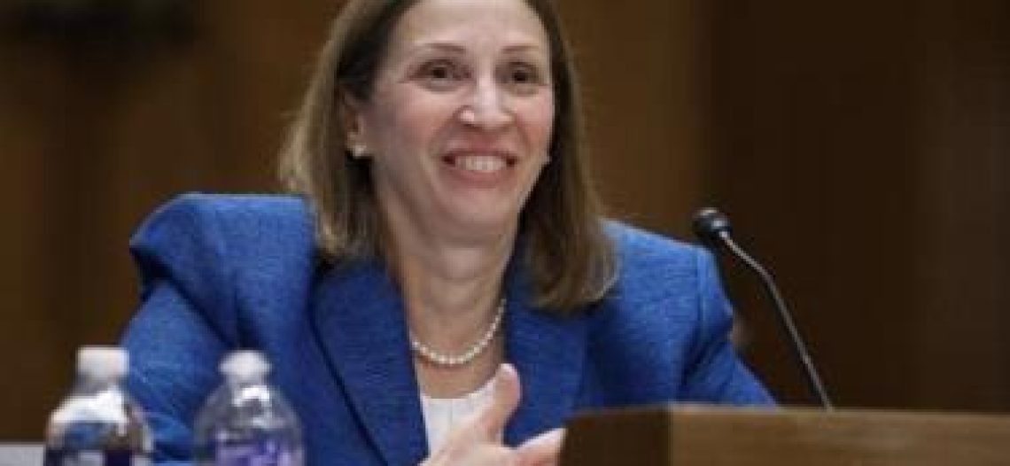 Senado de EEUU confirma a Lynne Tracy como embajadora en Rusia