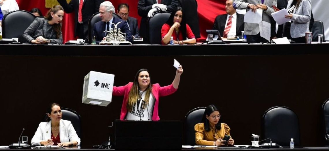 Diputados aprueban plan B de reforma electoral en lo general y lo particular