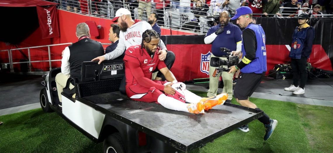 Doble pérdida para Arizona: caen ante Pats y su QB se lesiona