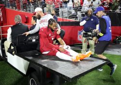 Doble pérdida para Arizona: caen ante Pats y su QB se lesiona
