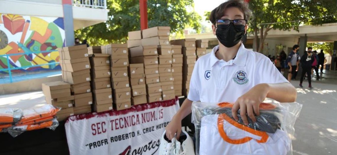 La totalidad del alumnado de educación básica recibirá su uniforme escolar deportivo: SEC
