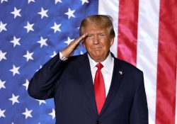 Trump asegura que votar por él es la única oportunidad de salvar a Estados Unidos