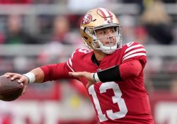 Juventud se apodera de la NFL; QB de playoffs promedian menos de 26 años