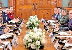 Pactan fomento a pueblos originarios; bilateral México-Canadá
