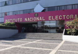INE interpondrá esta semana primera controversia en contra del Plan B