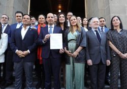 PRD y PAN llevan queja a la Corte por plan B