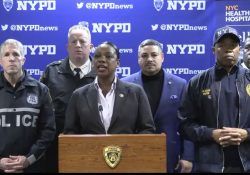 Detienen a sujeto que atacó a policías de Nueva York con machete en la víspera de Año Nuevo