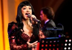 Susana Zabaleta saca a alguien de su concierto en el FAOT