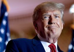 Trump presiona a Facebook para restaurar su cuenta