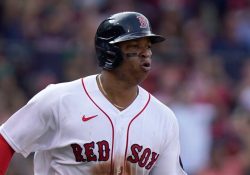 Nuevo multimillonario; Devers renueva con Boston