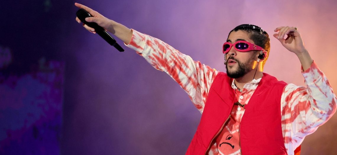 Usuarios llaman «berrinchudo» a Bad Bunny tras cerrar al público sus redes sociales