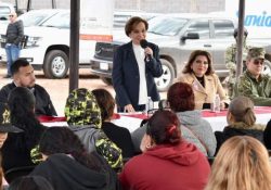 Entregan autoridades estatales apoyos a familias de la Red Vecinal de San Gerónimo