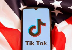 Escala en EU la batalla contra Tik Tok; regulan en 22 entidades