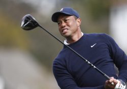 Tiger Woods tiene un sólido regreso al Golf