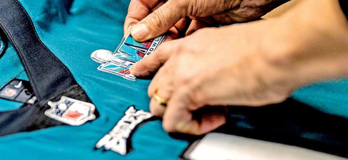 Águilas desafían la maldición y eligen jersey verde