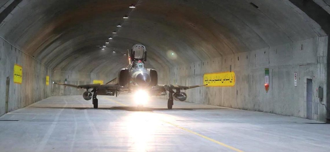 Irán revela que tiene base aérea subterránea con capacidad de aviones de combate