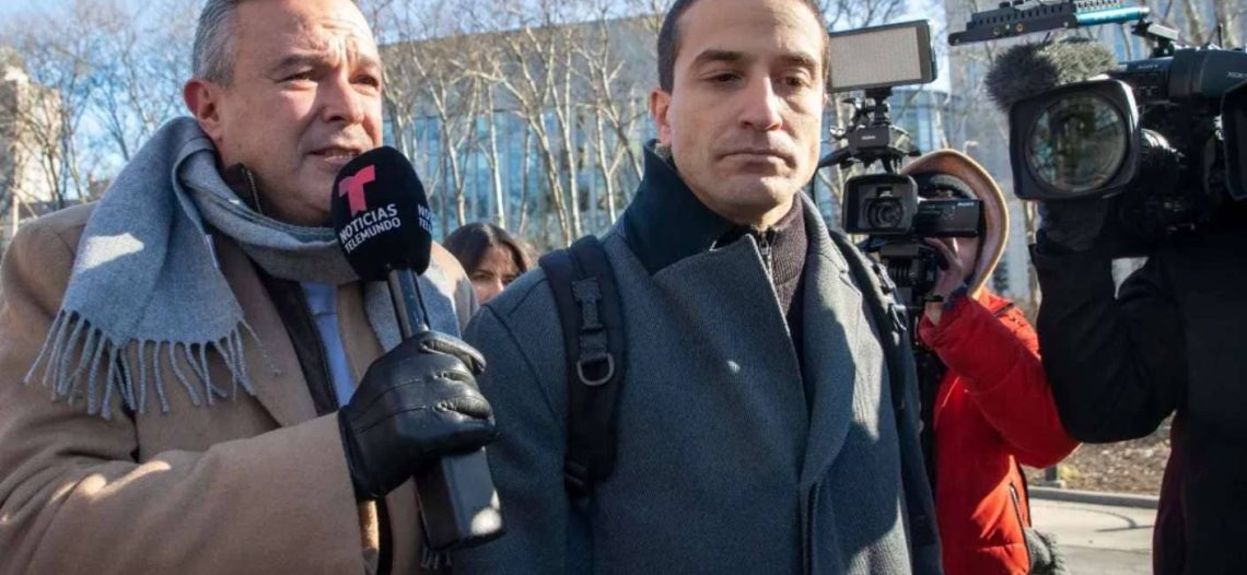 López Obrador consultará la posibilidad de demandar a abogado de García Luna