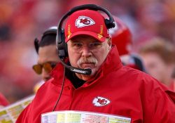 De corazón joven: Andy Reid volverá una temporada más con Jefes
