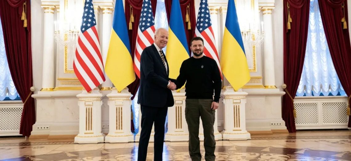 Biden realiza visita sorpresa a Ucrania y promete nueva entrega de armas