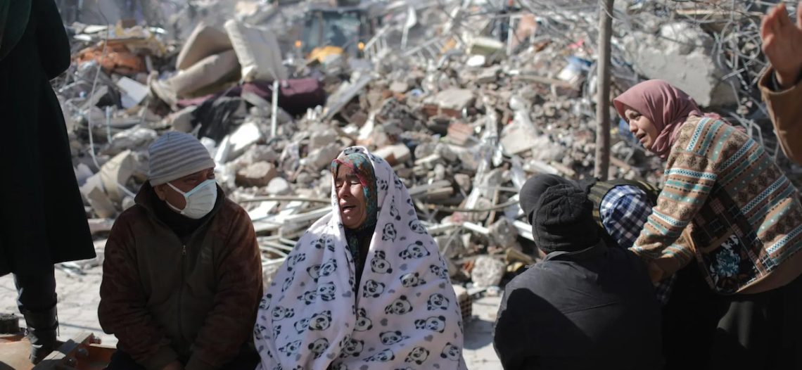 Más de 16 mil muertos en Turquía y Siria; el frío agrava la situación