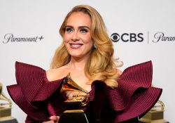 Adele estrena documental en Netflix, 30 Greatest Moments