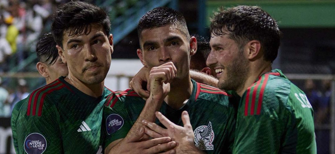 México vence a Surinam en el debut de Diego Cocca