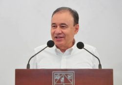 Alfonso Durazo anuncia 190 mdp en becas para 20 mil estudiantes universitarios