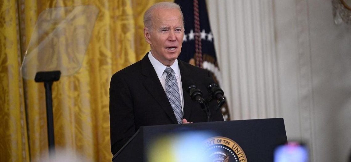 Biden usa veto por primera vez, contra proyecto de ley de republicanos