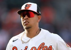 Ramón Urías sigue encendido con el bat y colabora en triunfo de Orioles