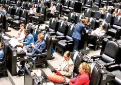 Desaparecen al Conacyt y apoyo para el campo; diputados legislan en fast track