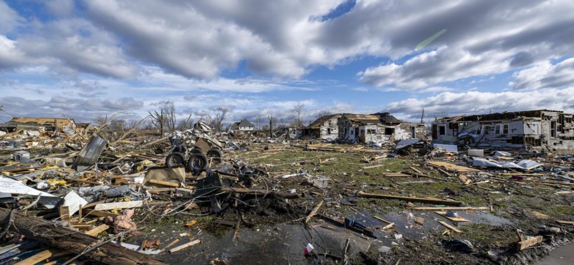 Tornado causa al menos cinco muertos y varios heridos en Missouri